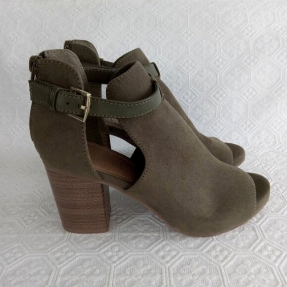 KENNETH COLE REACTION Women's Green Open Toe Hooded Ankle Bootie size 5.5